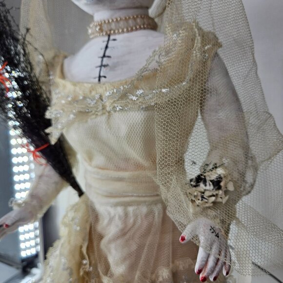 Haunted Scary Girl Bride Porcelain Doll Spooky Artist Hand Painted OOAK 28" - Picture 6 of 14